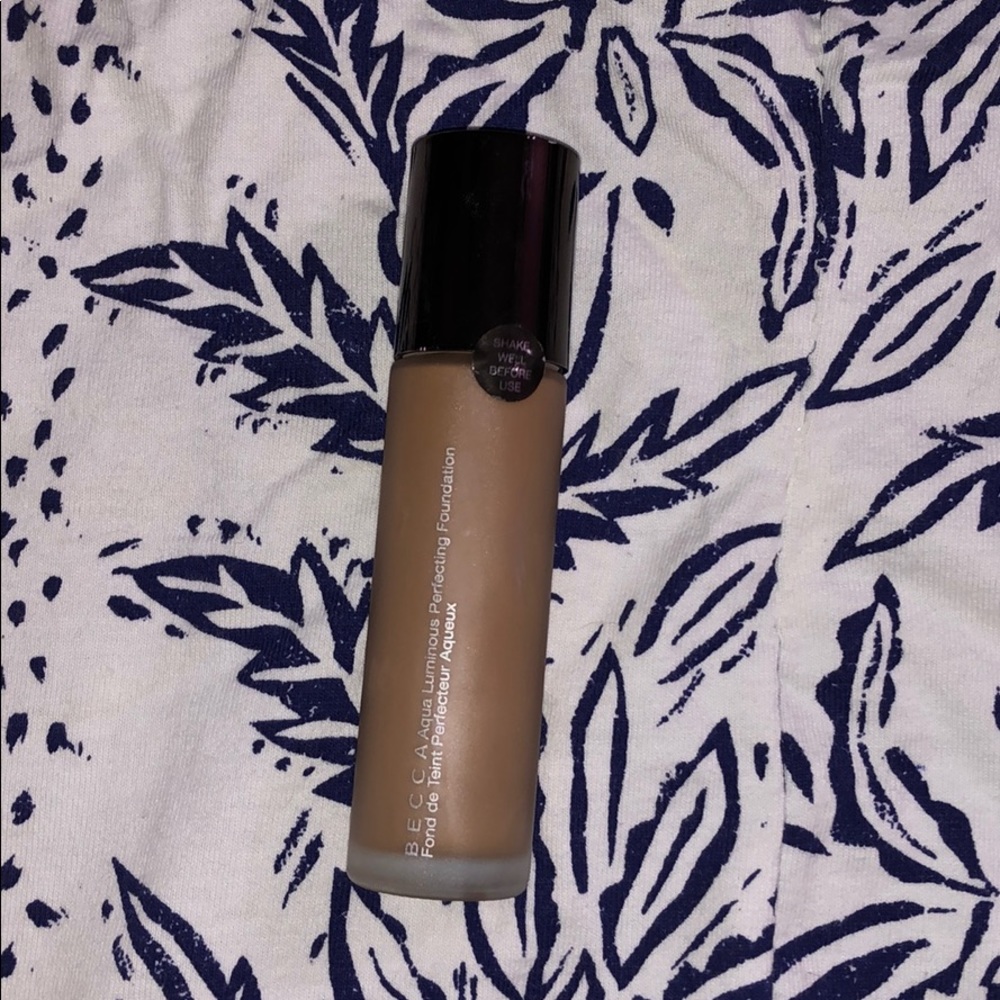 BECCA foundation//color medium
